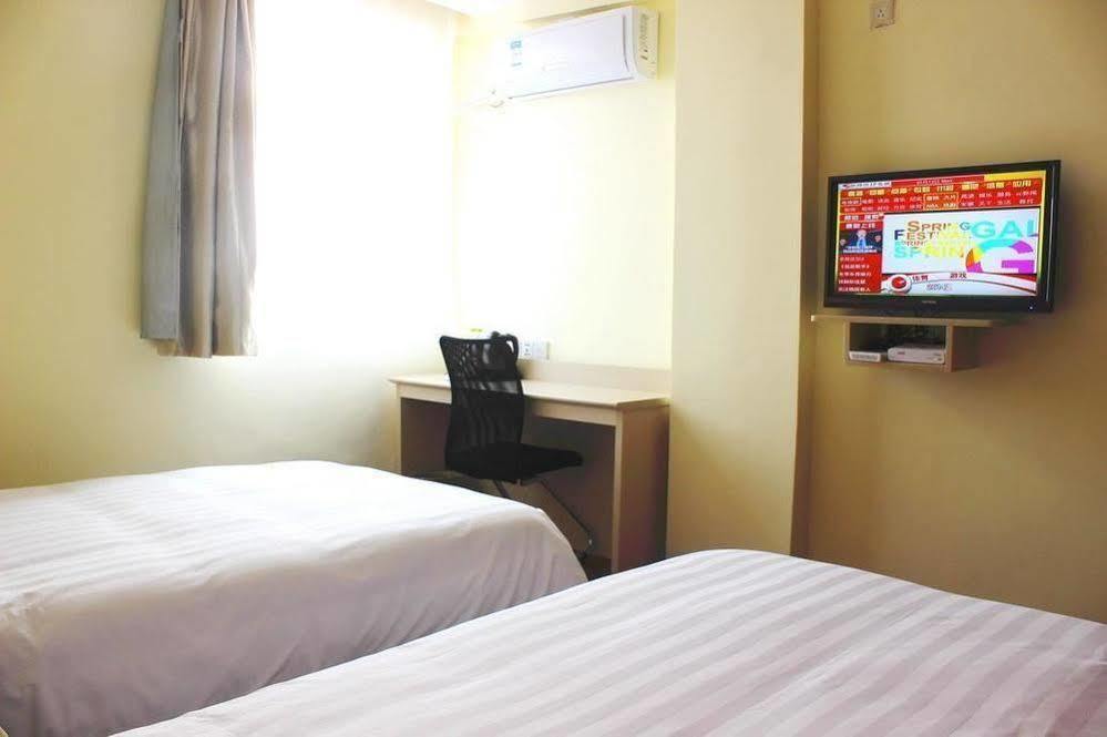Hanting Hotel Yibin Zhongshan Street Exteriér fotografie